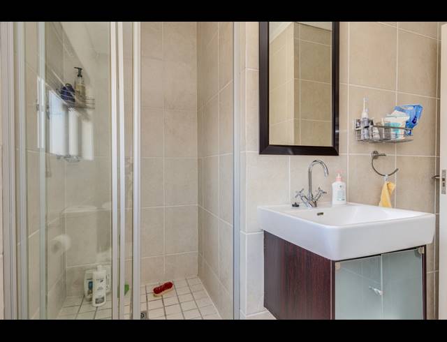 1 BEDROOM APARTMENT BLOCK FOR SALE IN SUNNINGHILL